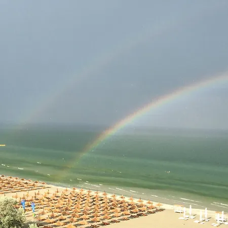 Velvet 64 Pe Plaja 那沃达利