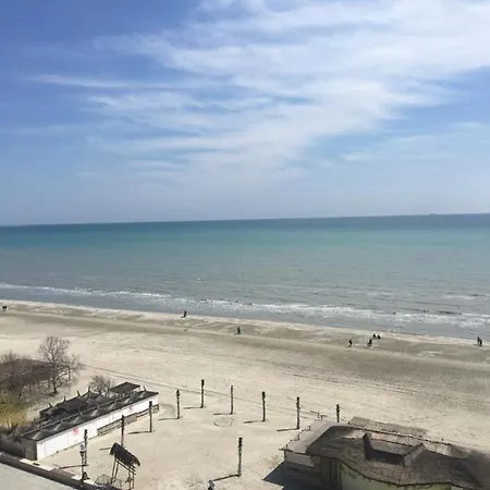 公寓 Velvet 64 Pe Plaja *